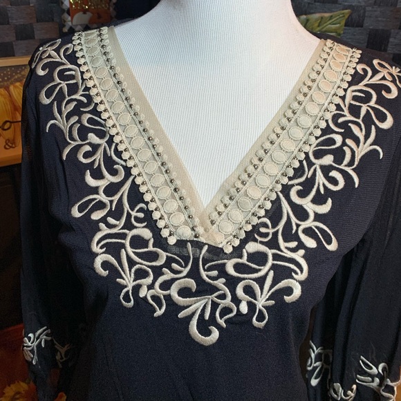 Woman’s size small dress blouse black. - Picture 3 of 6